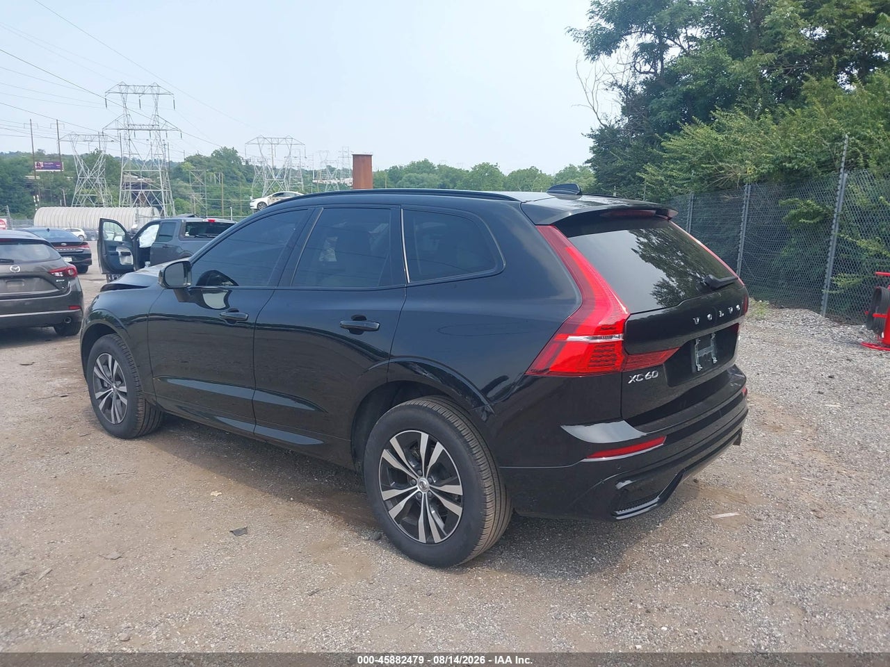 2025 VOLVO XC60 B5 CORE · 3/11