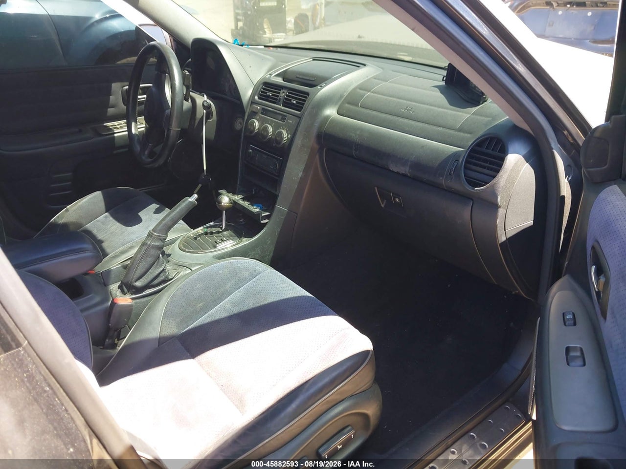 2002 LEXUS IS 300   · 5/11
