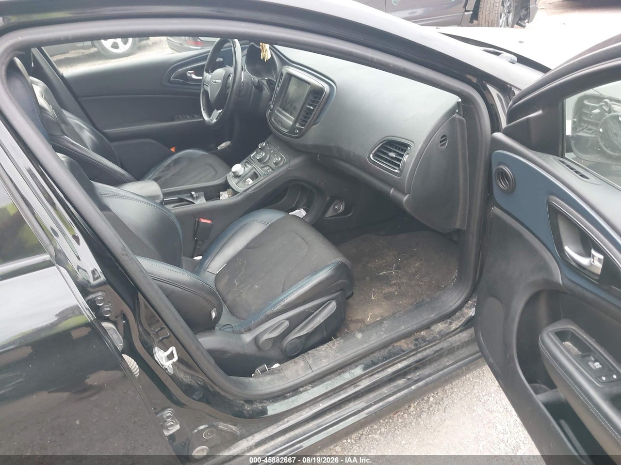 2016 CHRYSLER 200 S · 5/11