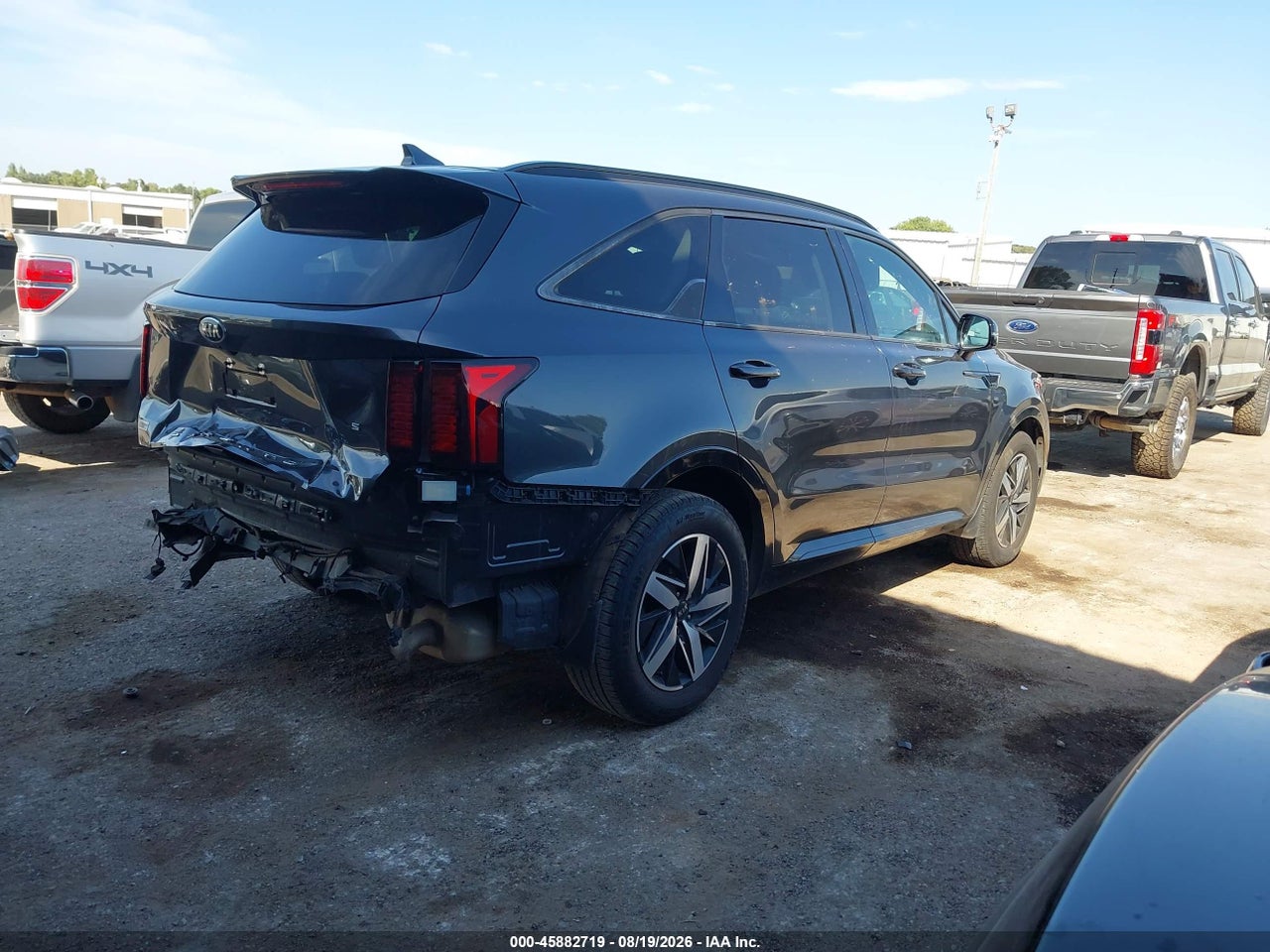 2021 KIA SORENTO S · 4/11