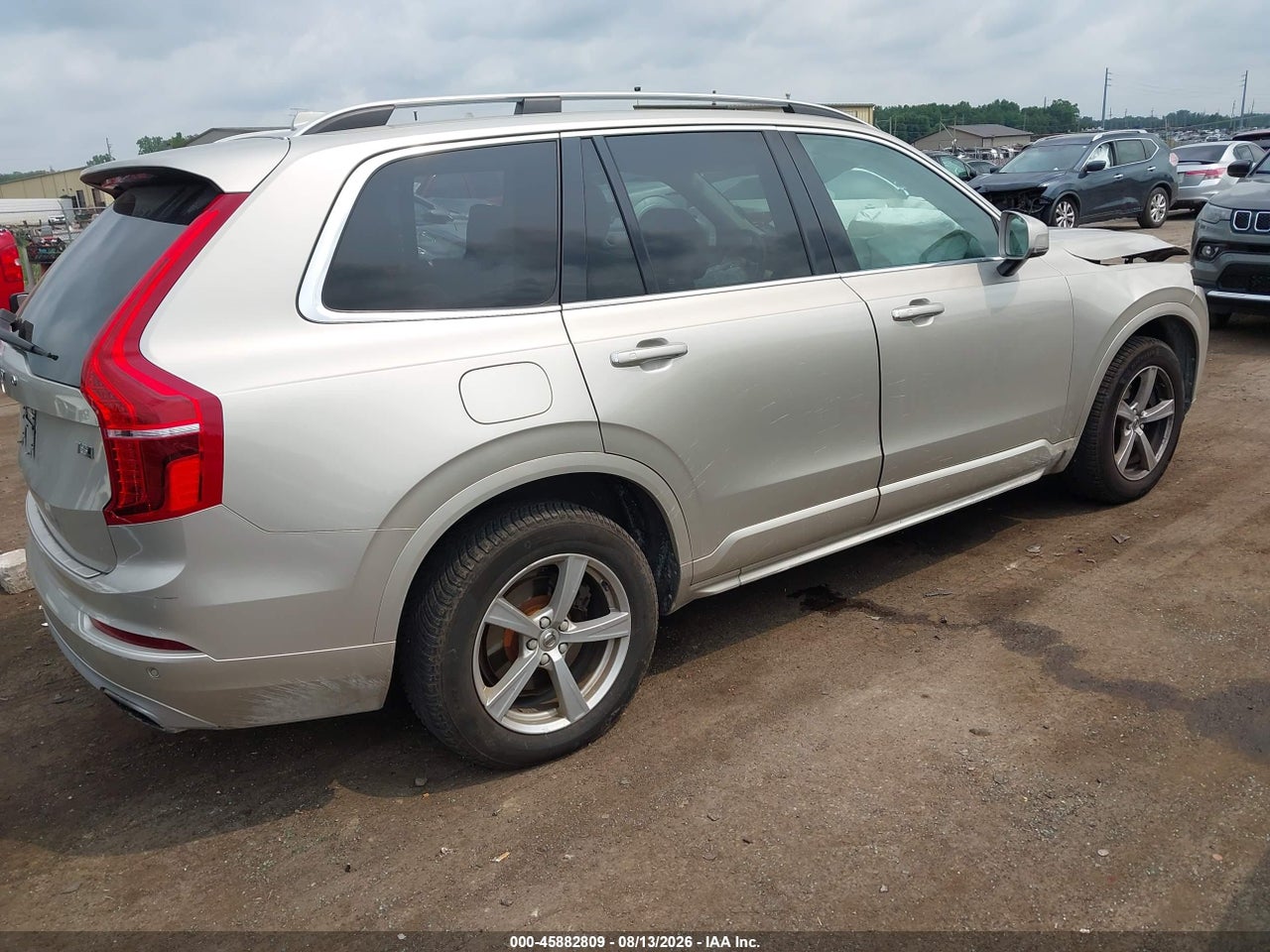 YV4102XK2G1****** · 2016 VOLVO XC90 T5 MOMENTUM · 4/11
