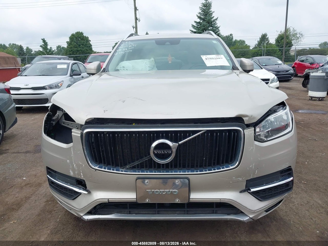 YV4102XK2G1****** · 2016 VOLVO XC90 T5 MOMENTUM · 6/11