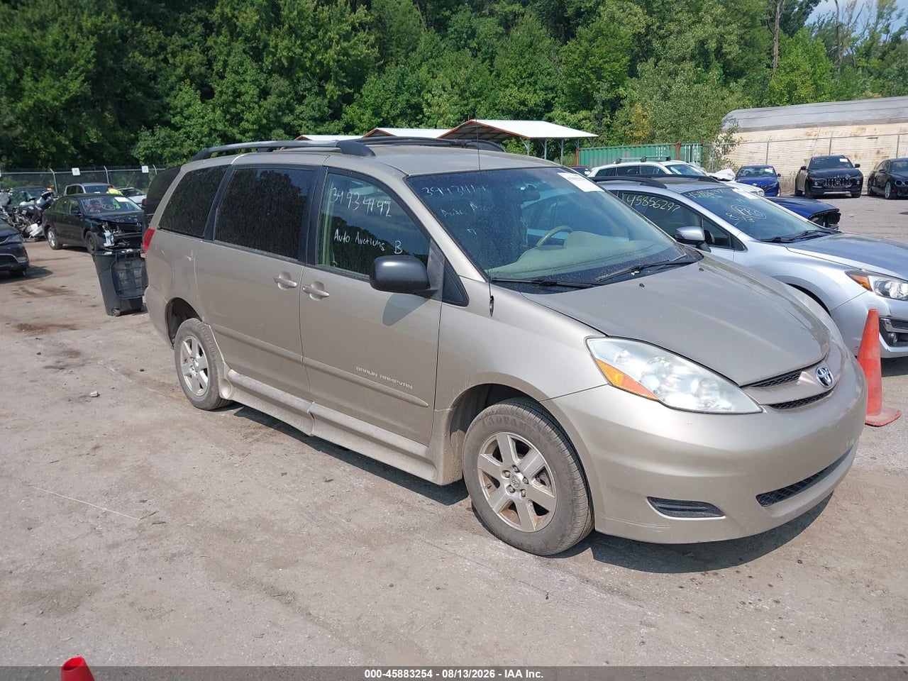 5TDZK23CX8S****** · 2008 TOYOTA SIENNA LE