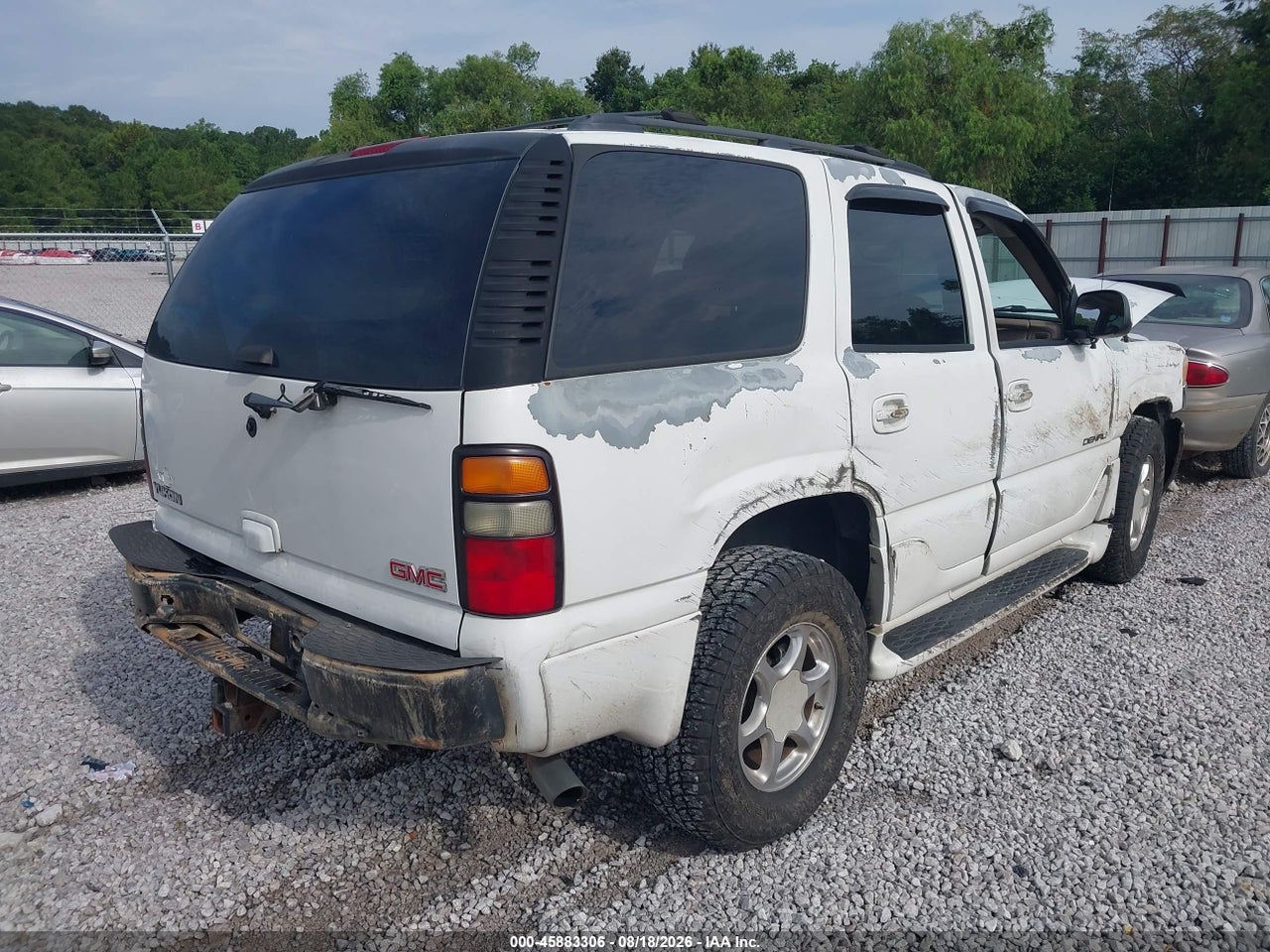 2006 GMC YUKON DENALI · 4/11