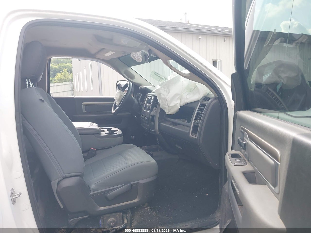 2017 RAM 2500 TRADESMAN  4X4 8' BOX · 5/11