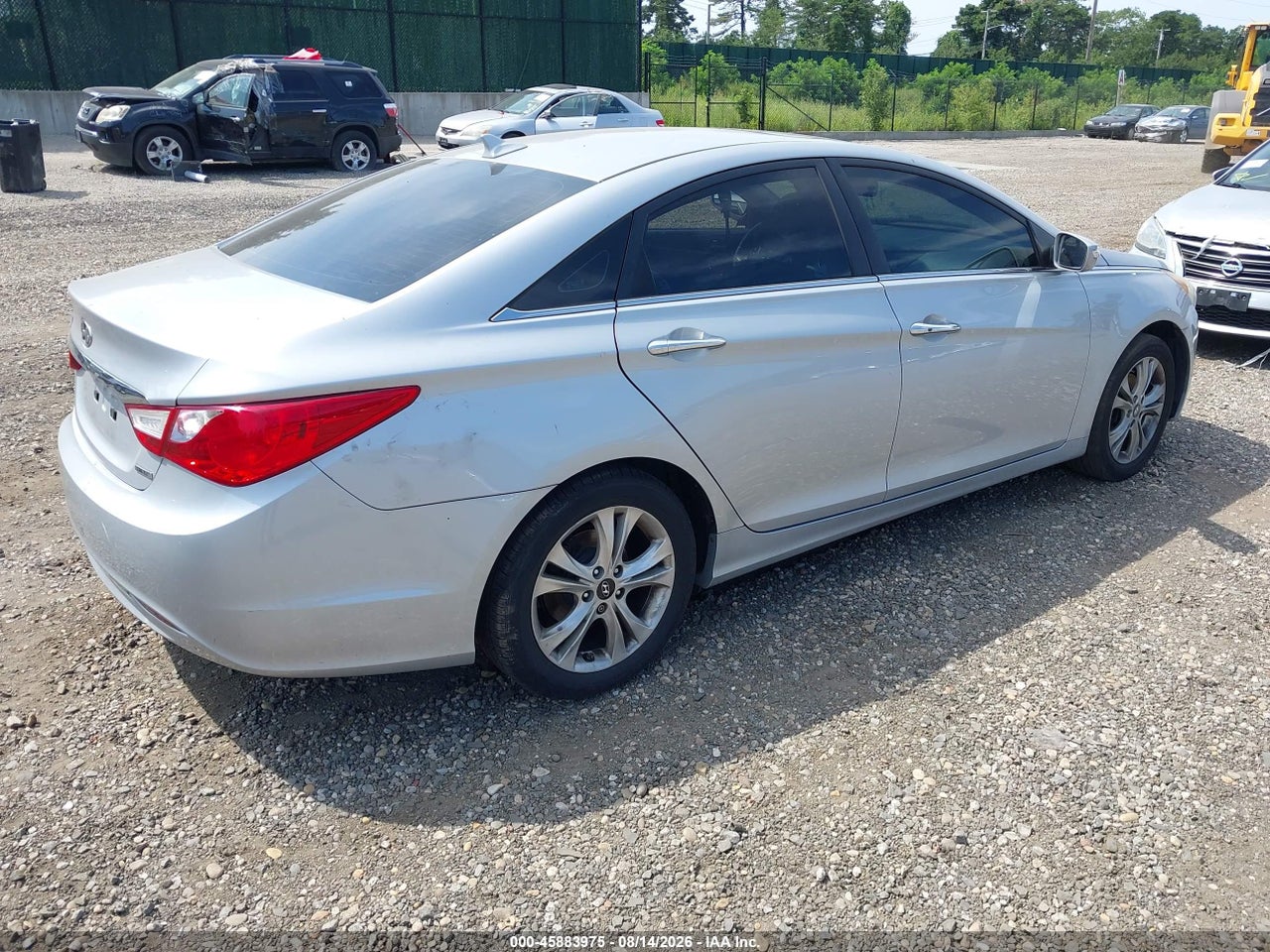 2011 HYUNDAI SONATA LIMITED · 4/11