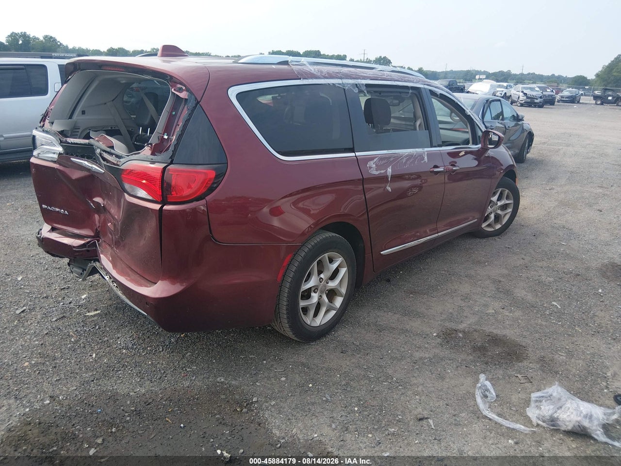 2017 CHRYSLER PACIFICA TOURING-L PLUS · 4/11