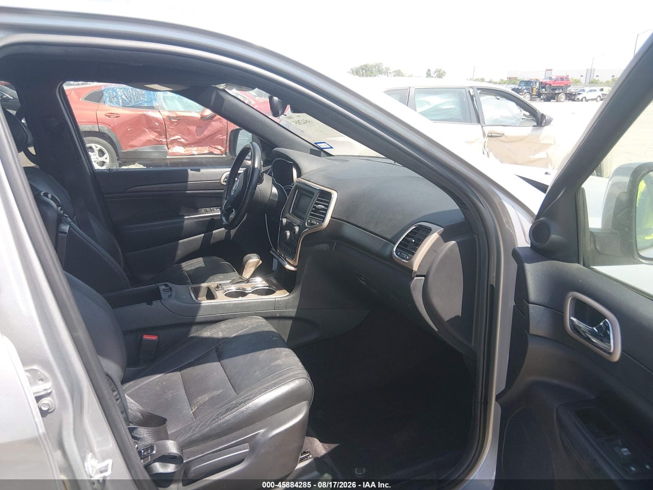 2017 JEEP GRAND CHEROKEE LAREDO · 5/10