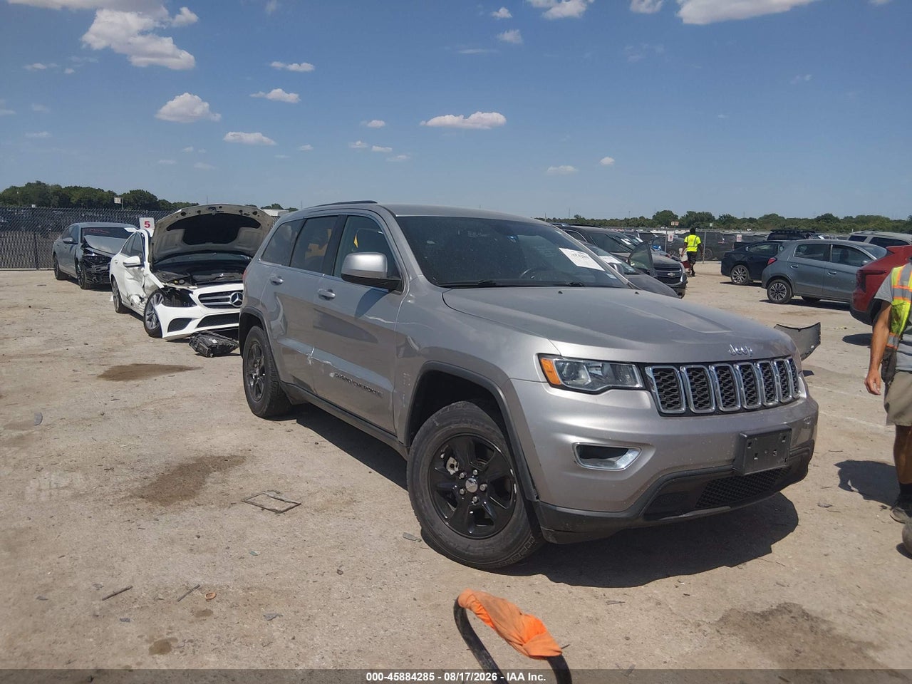 1C4RJEAG6HC****** · 2017 JEEP GRAND CHEROKEE LAREDO