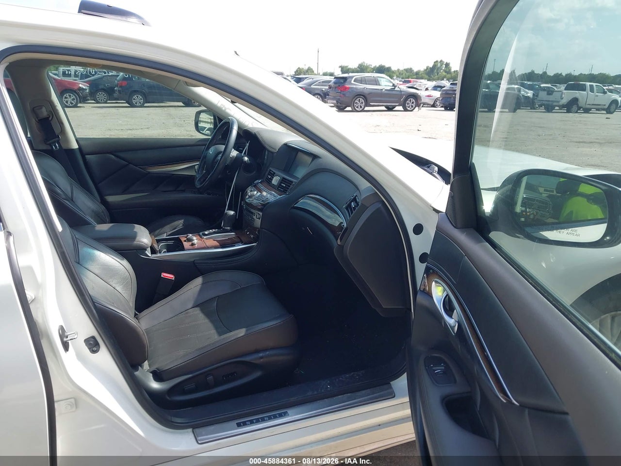 2015 INFINITI Q70L 3.7X · 5/11