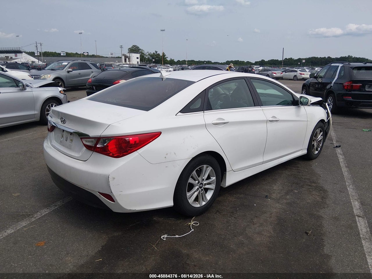 2014 HYUNDAI SONATA GLS · 4/11