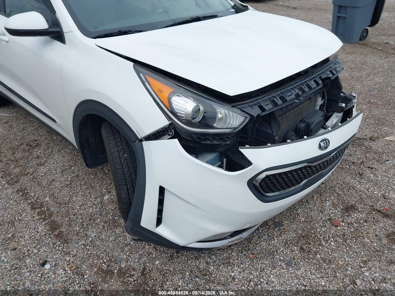 2019 KIA NIRO LX · 6/10