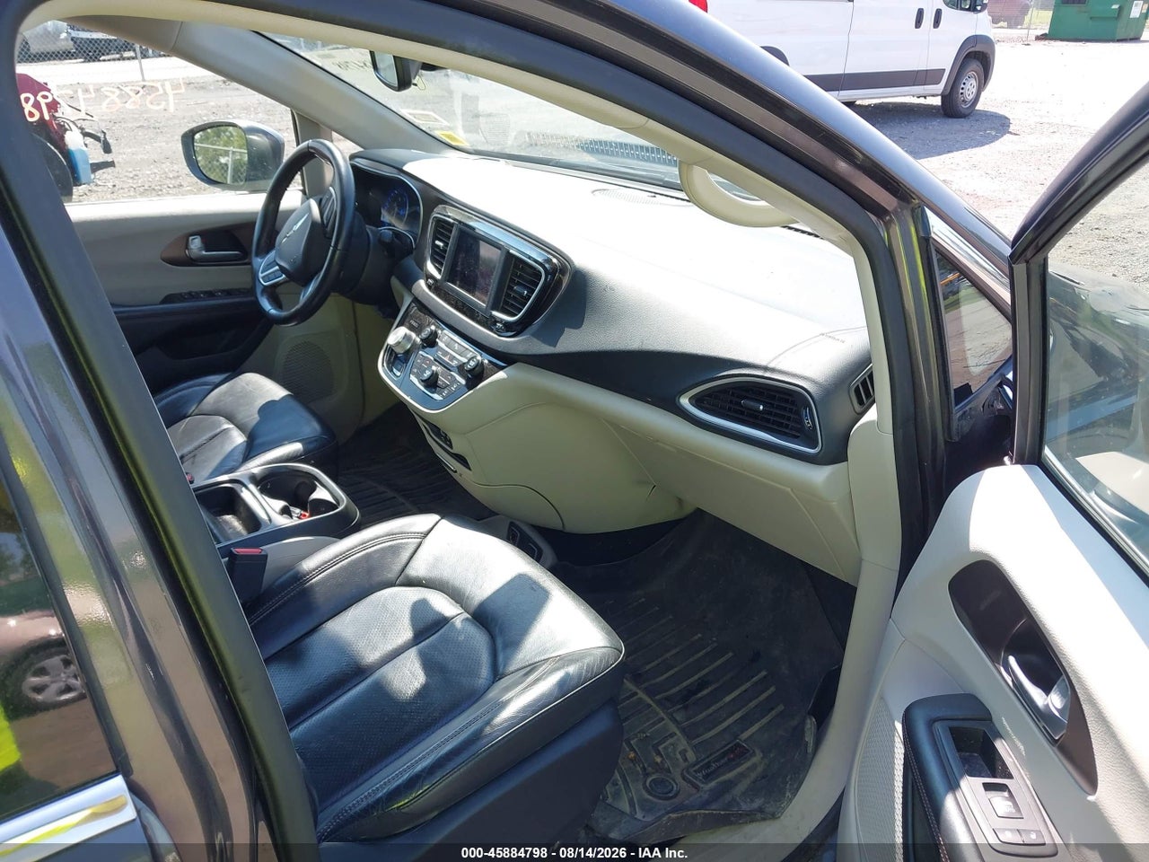 2018 CHRYSLER PACIFICA TOURING L · 5/11