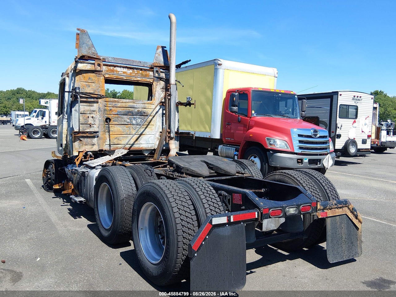 2020 VOLVO VNR   · 3/10