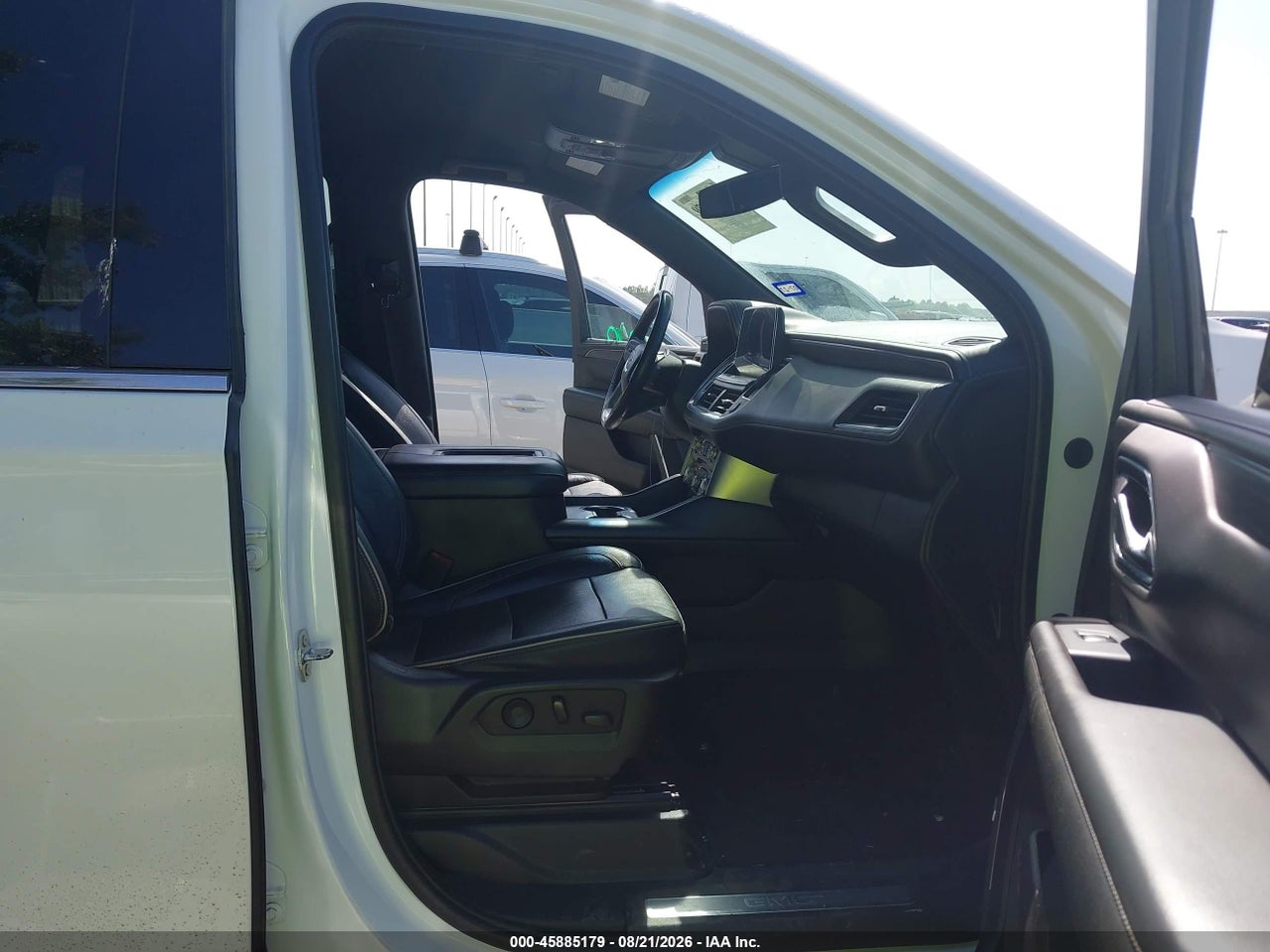 2021 GMC YUKON 4WD SLT · 5/11