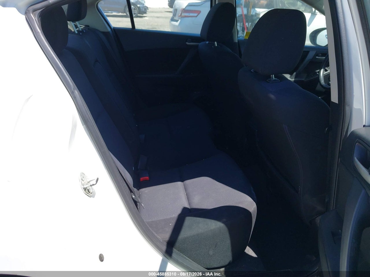JM1BL1VG7B1****** · 2011 MAZDA MAZDA3 I TOURING · 8/11
