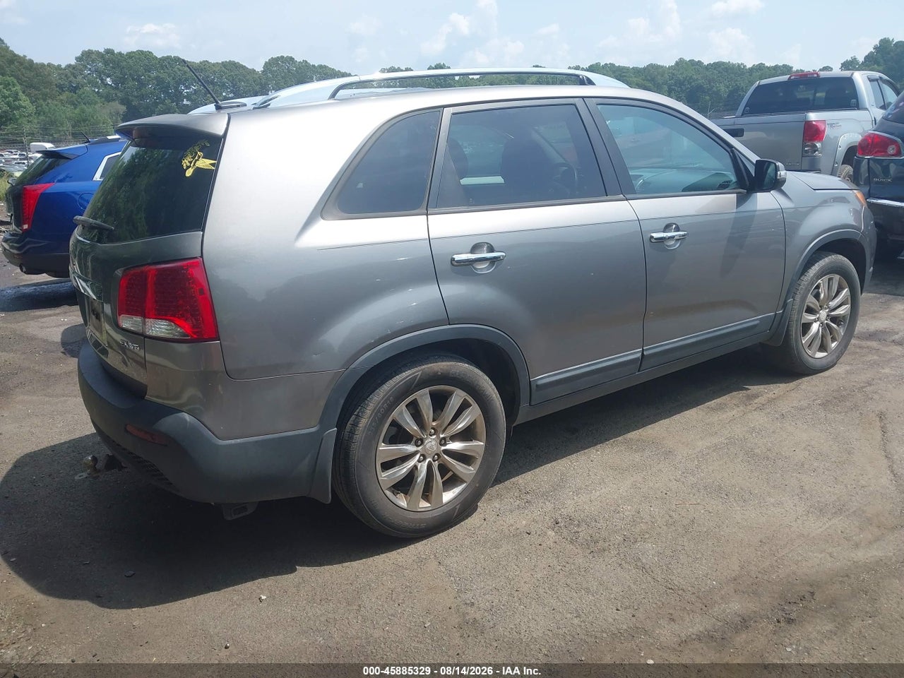 2011 KIA SORENTO EX V6 · 4/11