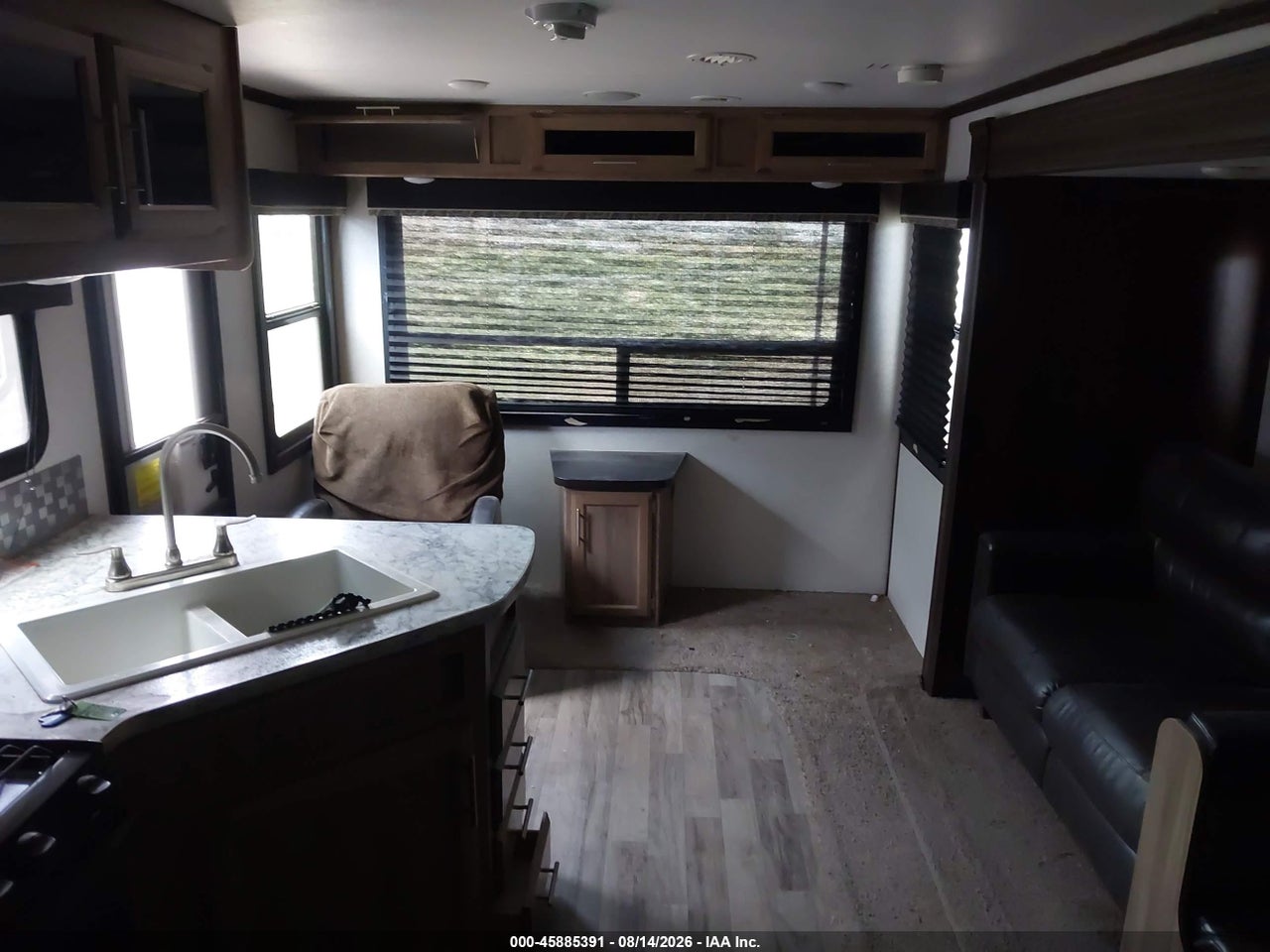 1UJBJ0BP0J1****** · 2018 JAYCO JAYFLIGHT 27RL · 8/11