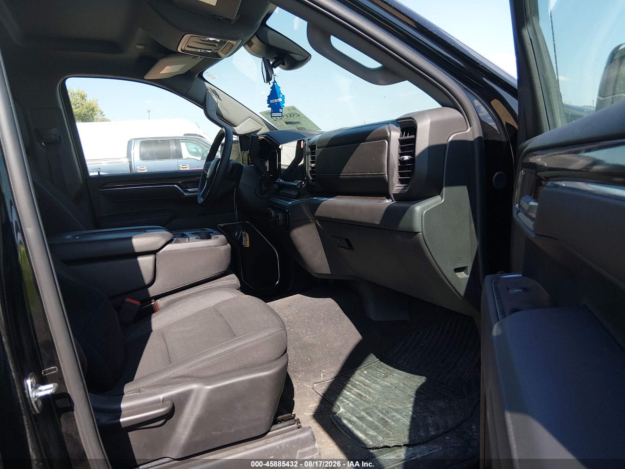 2026 CHEVROLET SILVERADO 1500 4WD  STANDARD BED LT · 5/11