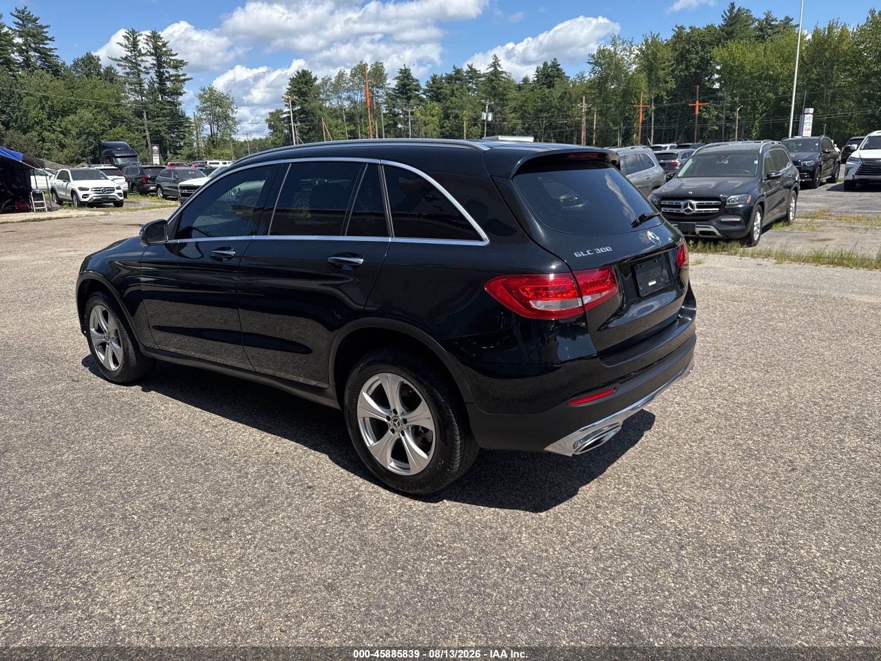 2017 MERCEDES-BENZ GLC 300 · 3/10