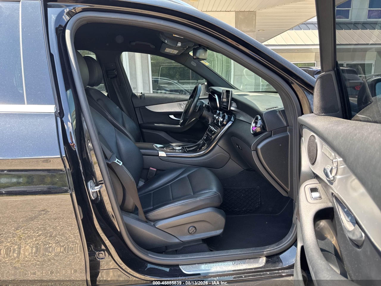 2017 MERCEDES-BENZ GLC 300 · 5/10