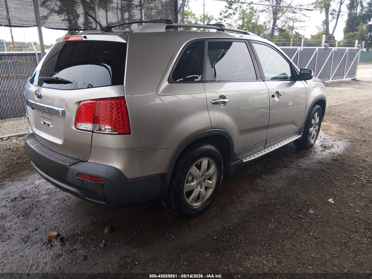 2013 KIA SORENTO LX V6 · 4/4