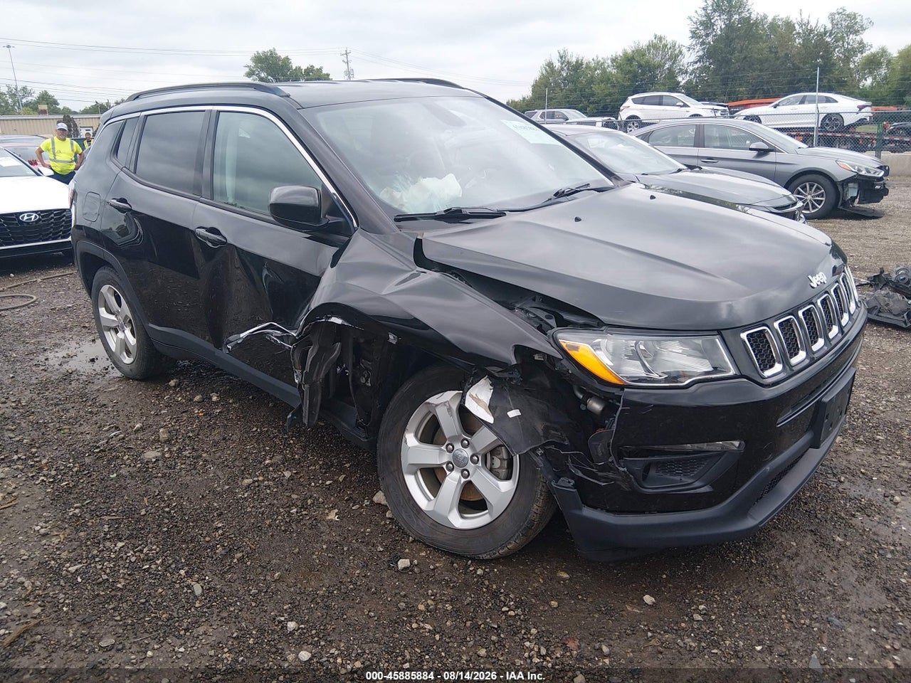 3C4NJDBB8JT****** · 2018 JEEP COMPASS LATITUDE 4X4