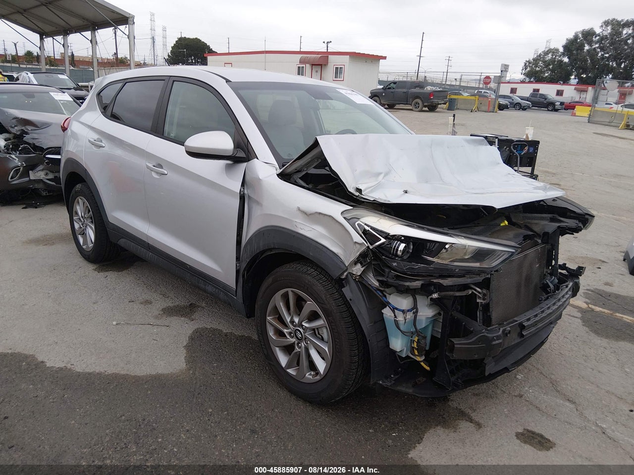KM8J23A41JU****** · 2018 HYUNDAI TUCSON SE