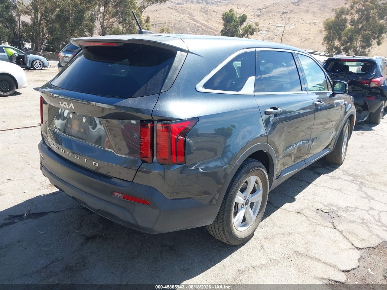 2022 KIA SORENTO LX · 4/11
