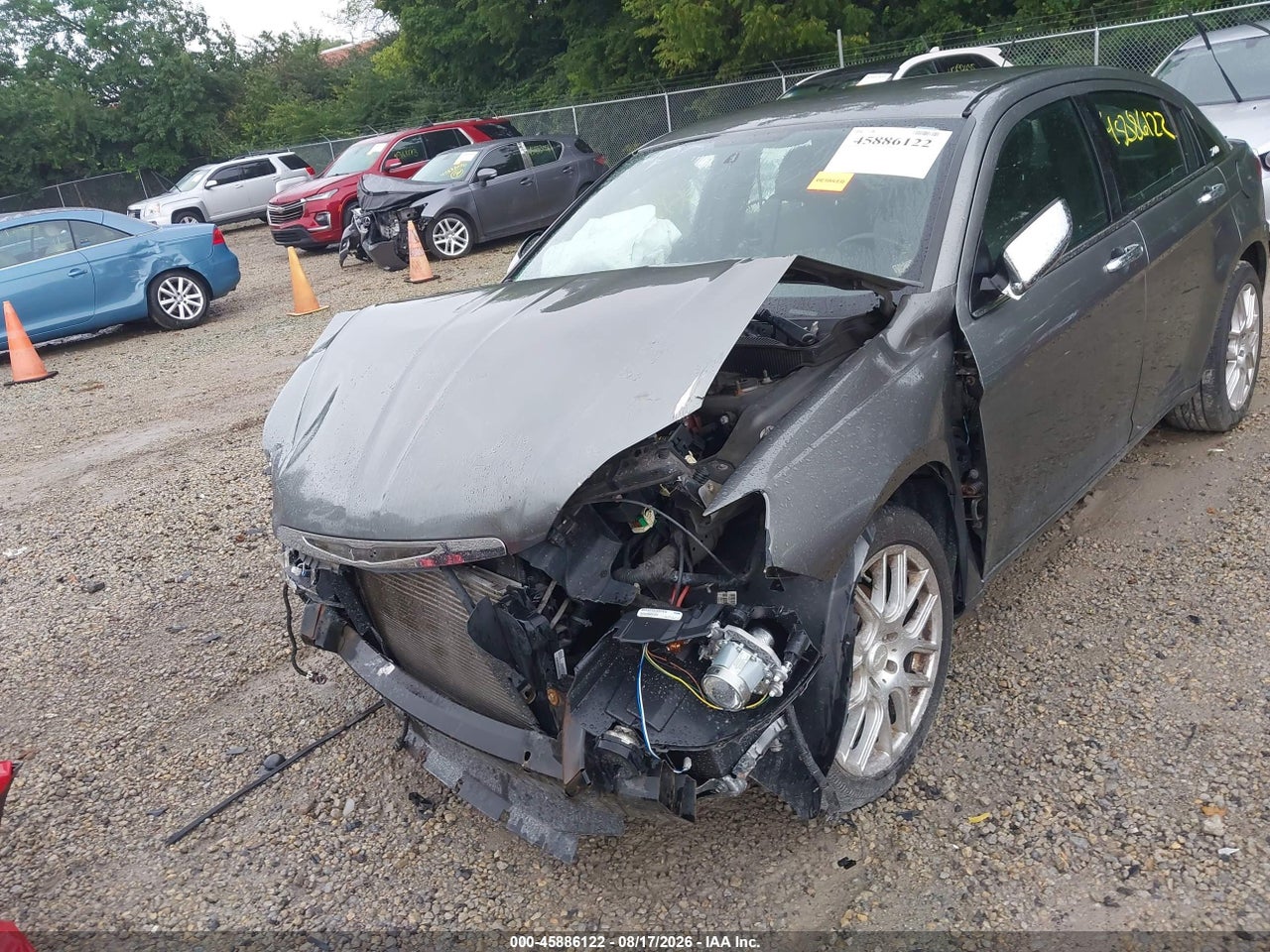 2011 CHRYSLER 200 LIMITED · 6/10