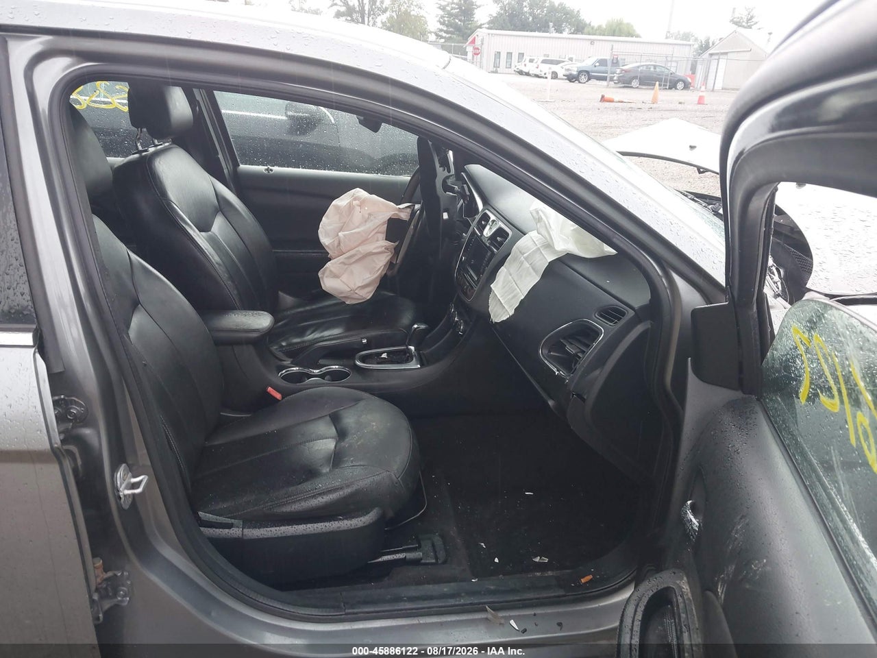 2011 CHRYSLER 200 LIMITED · 5/10
