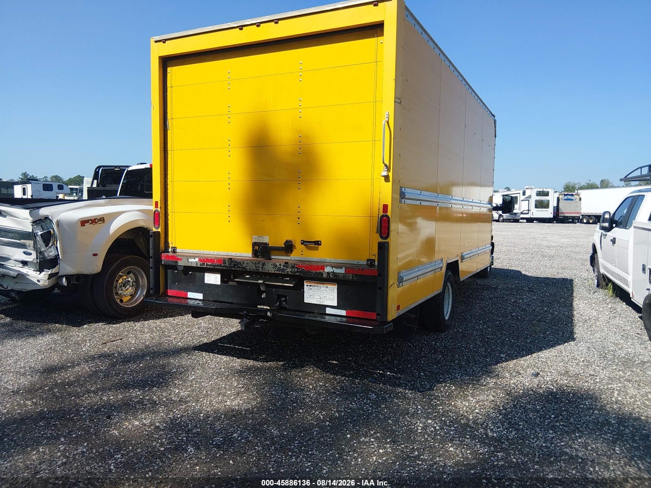 7GZ37TCG4JN****** · 2018 GMC SAVANA CUTAWAY WORK VAN · 4/4