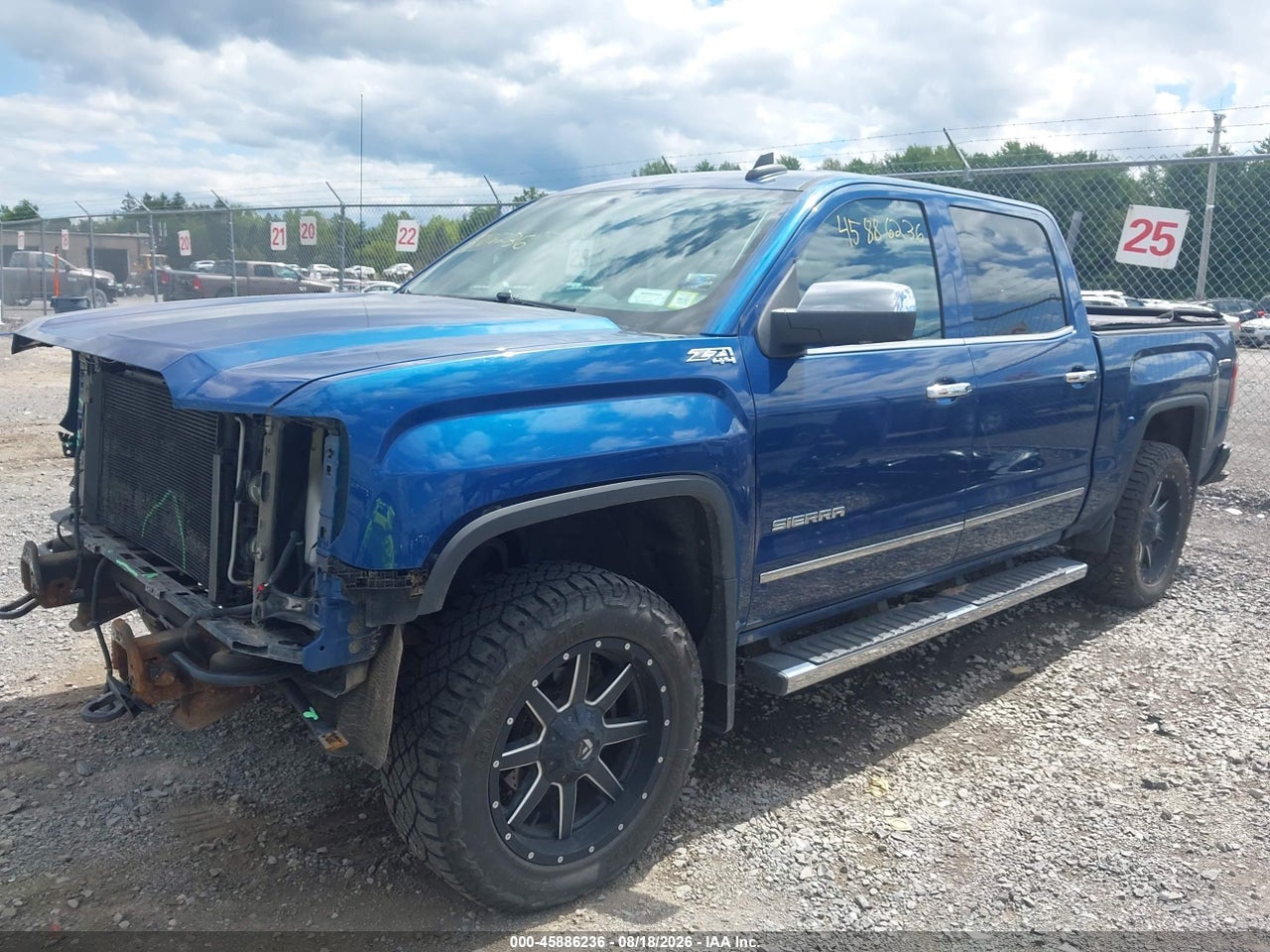 2017 GMC SIERRA 1500 SLT · 2/11
