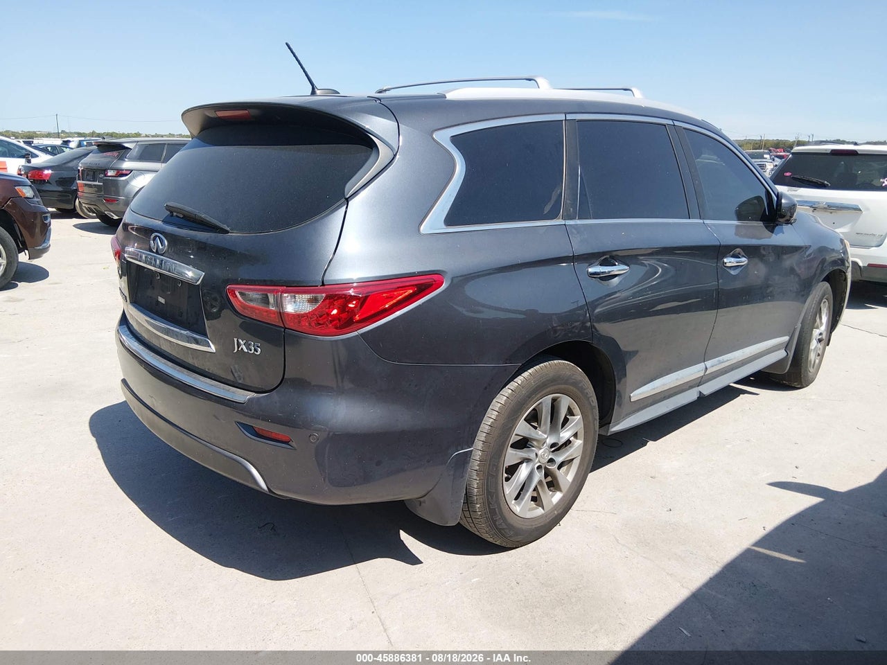 2013 INFINITI JX35 · 4/10