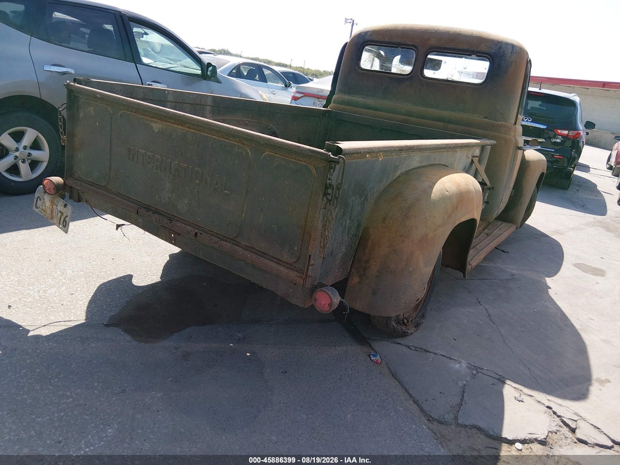 1952 INTERNATIONAL HARVESTER · 4/10