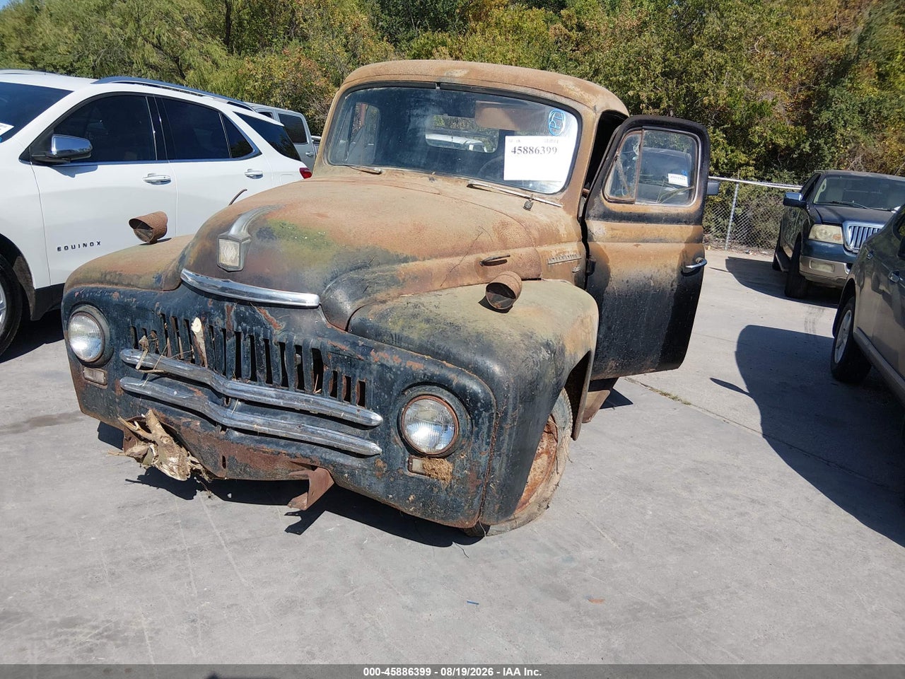 1952 INTERNATIONAL HARVESTER · 2/10