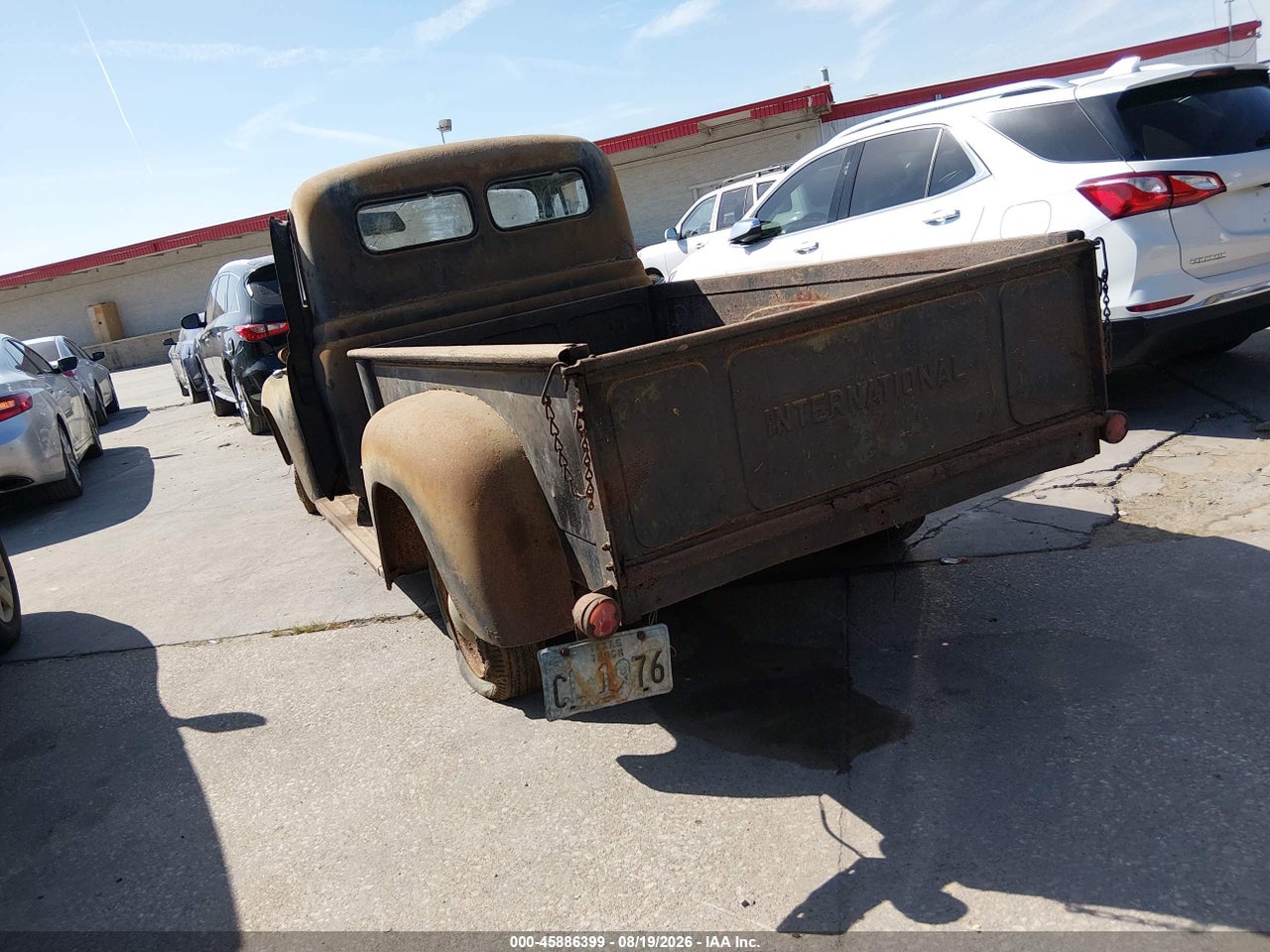 1952 INTERNATIONAL HARVESTER · 3/10
