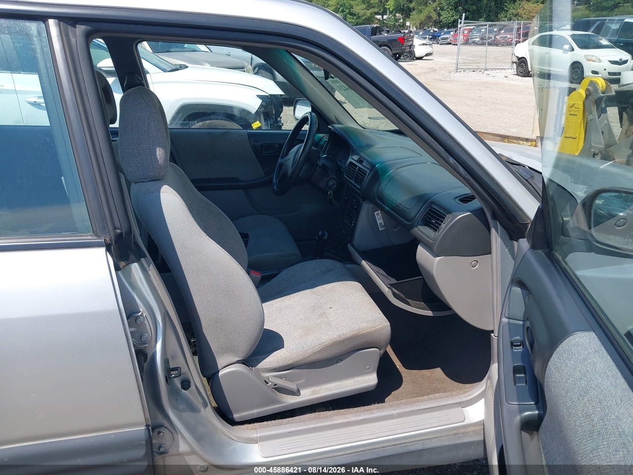 2002 SUBARU FORESTER L · 5/11