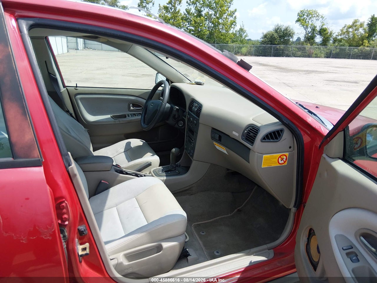 YV1VS27554F****** · 2004 VOLVO S40 A/LSE · 5/11