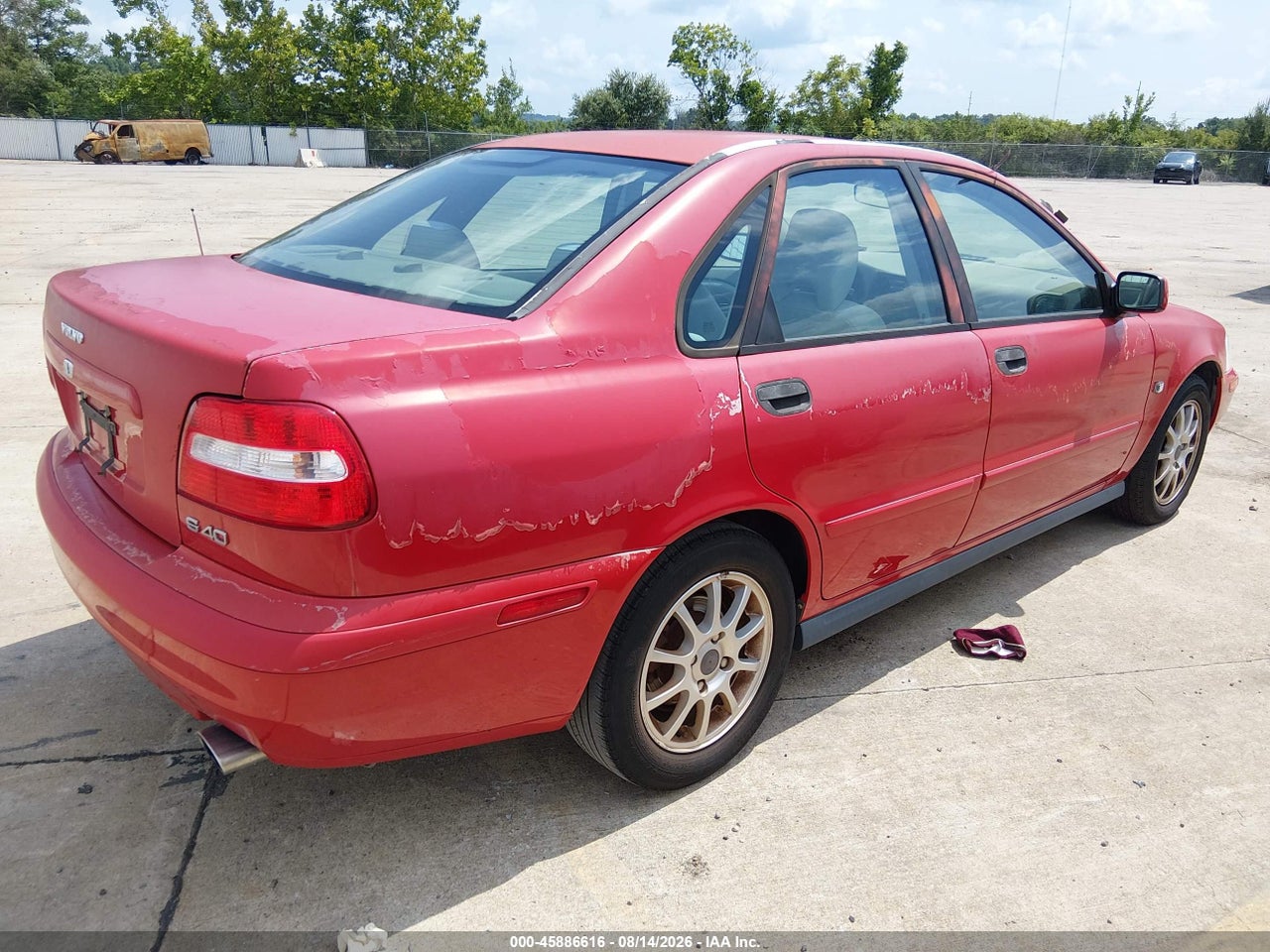 YV1VS27554F****** · 2004 VOLVO S40 A/LSE · 4/11