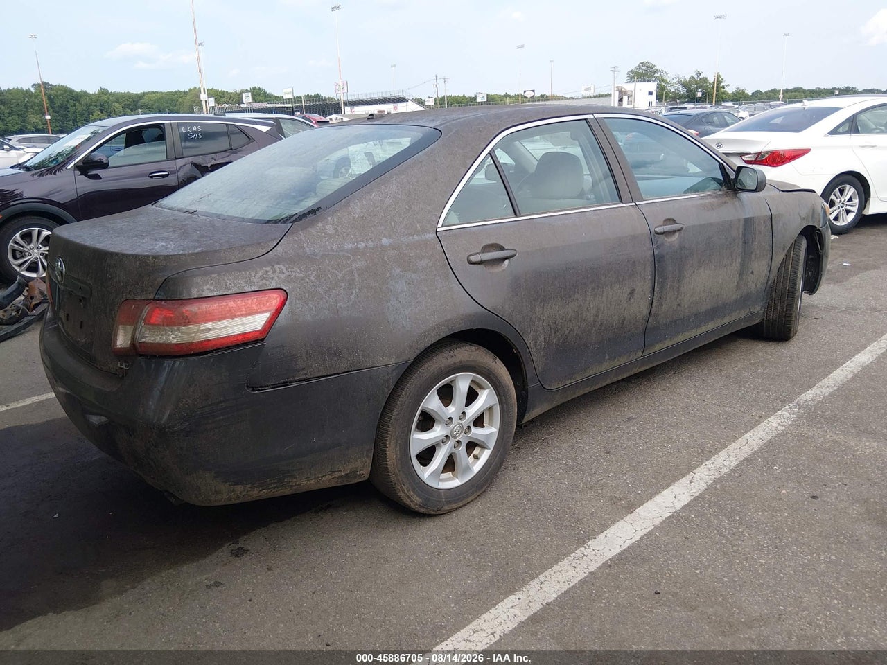 2011 TOYOTA CAMRY LE · 4/11