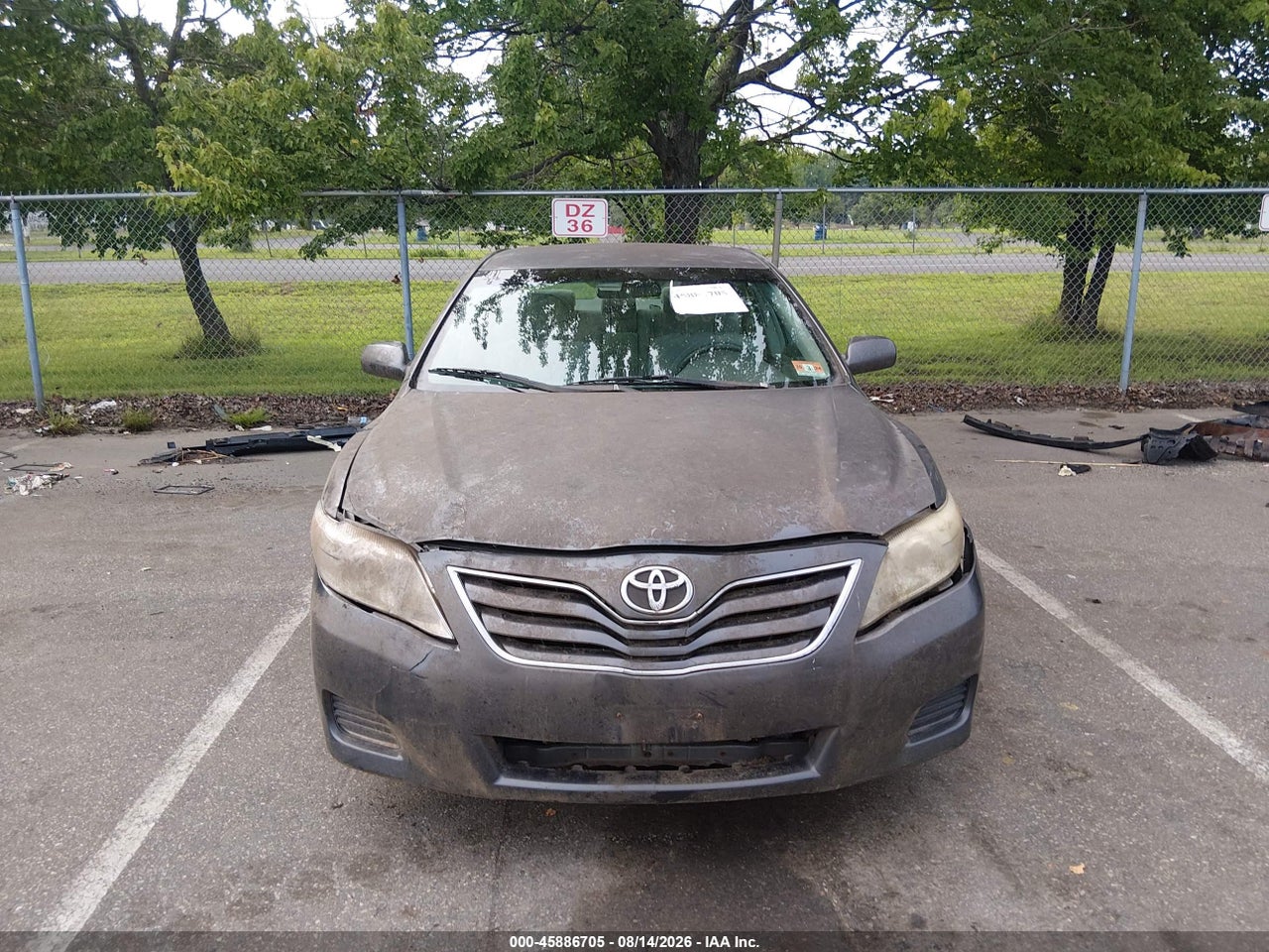 2011 TOYOTA CAMRY LE · 6/11