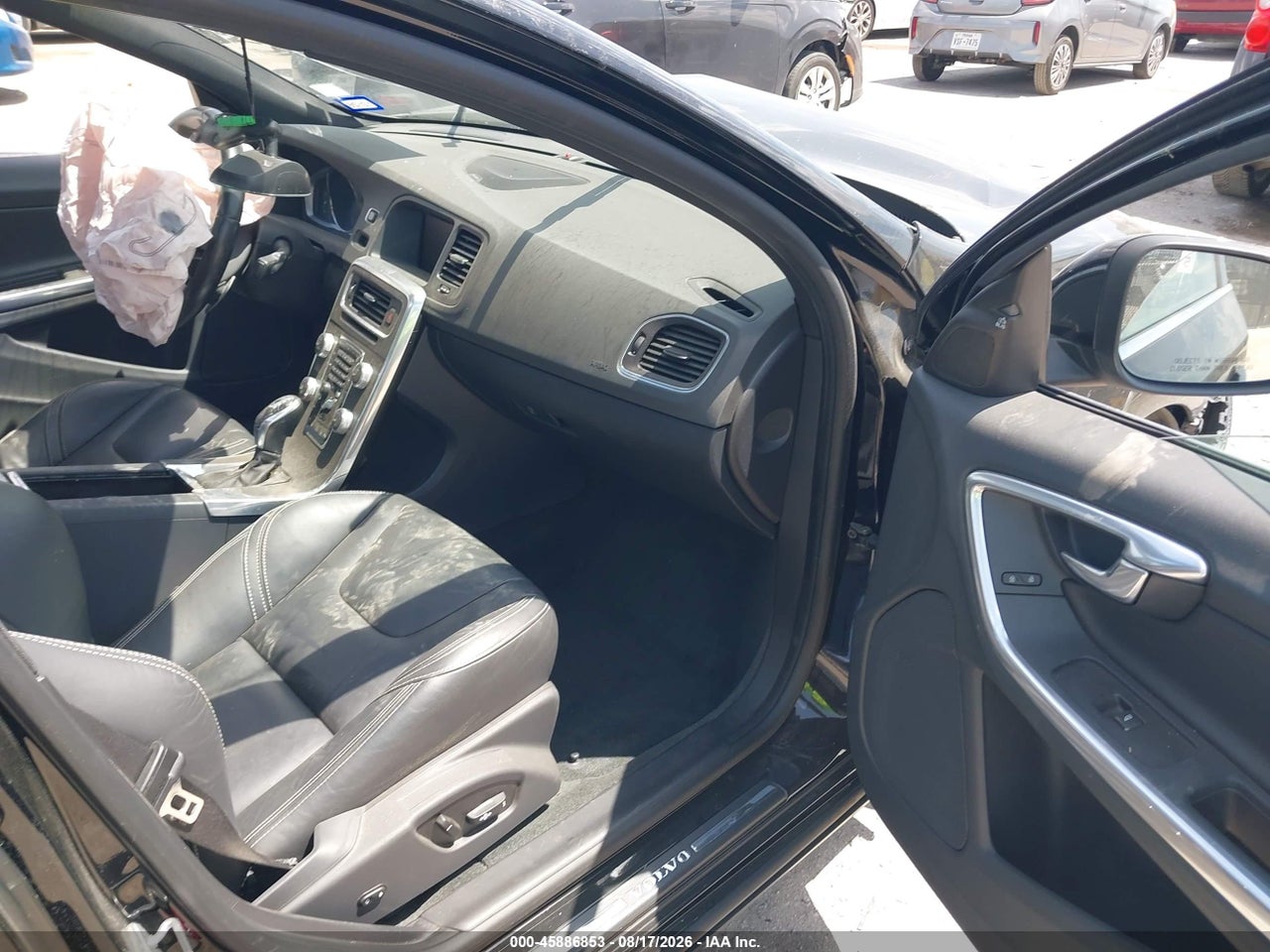 2015 VOLVO S60 T5 PLATINUM · 5/10