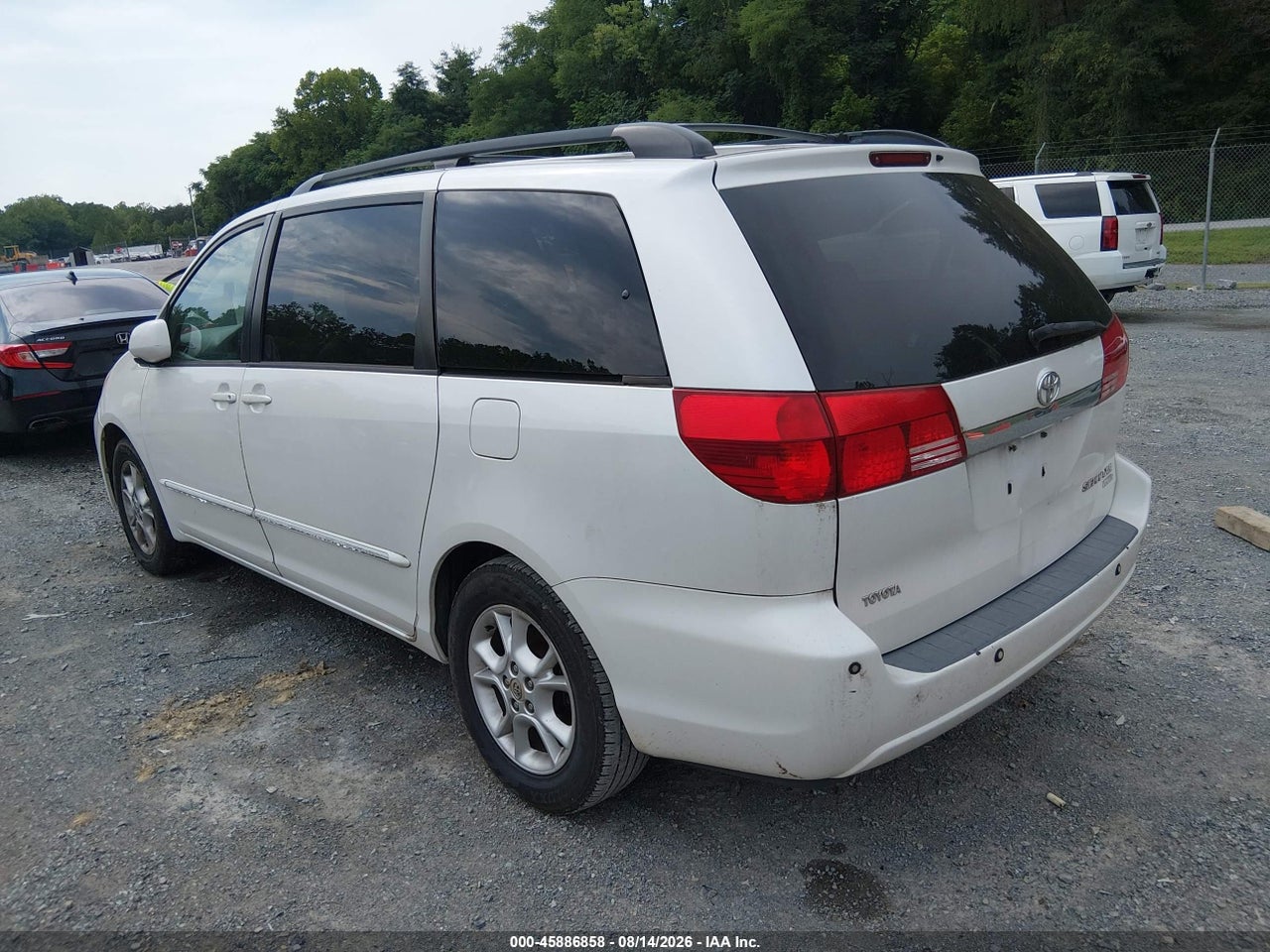2004 TOYOTA SIENNA XLE LIMITED · 3/11