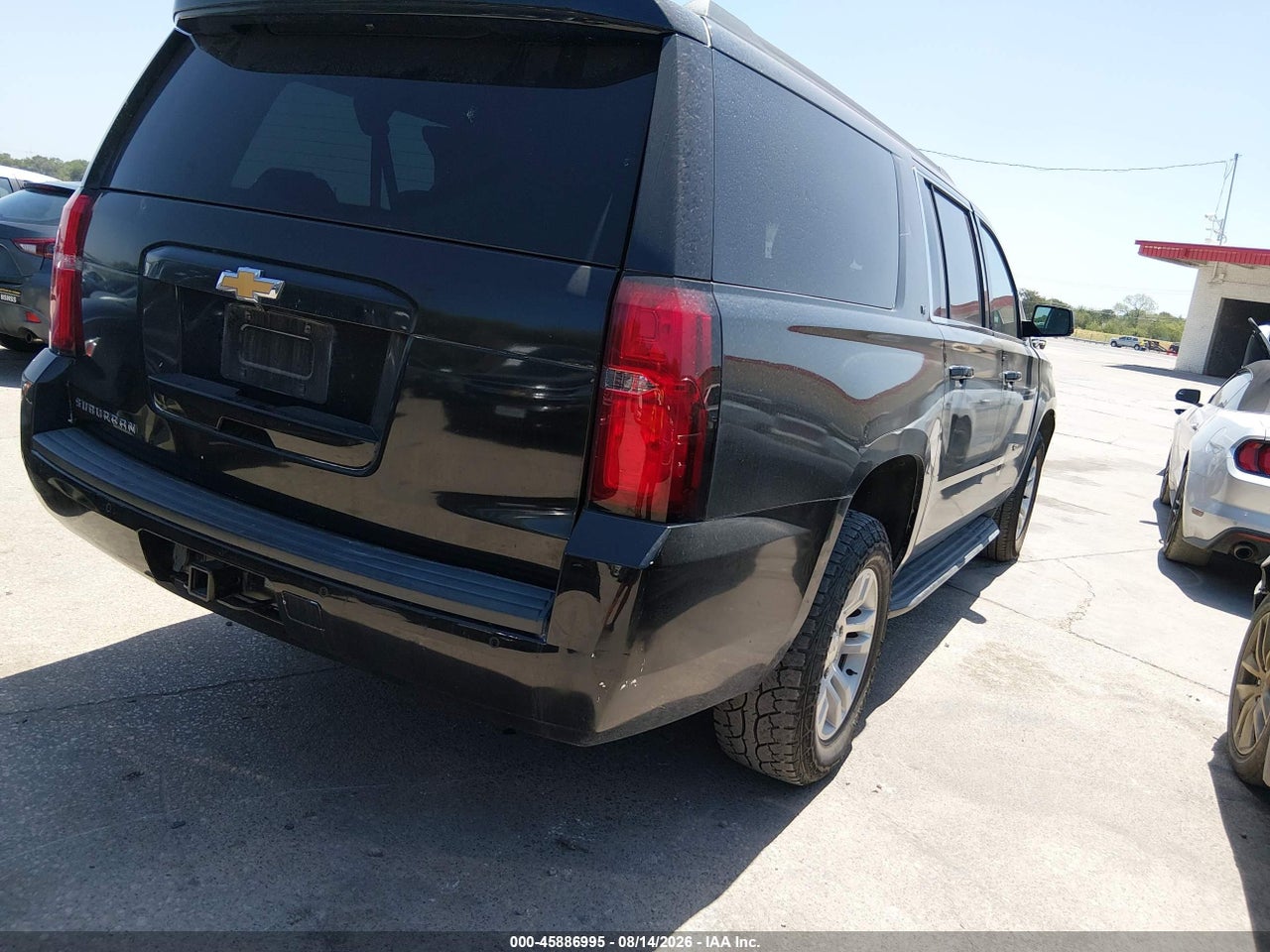 2019 CHEVROLET SUBURBAN LT · 4/11