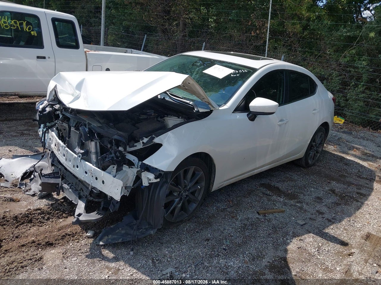2018 MAZDA MAZDA3 TOURING · 2/11