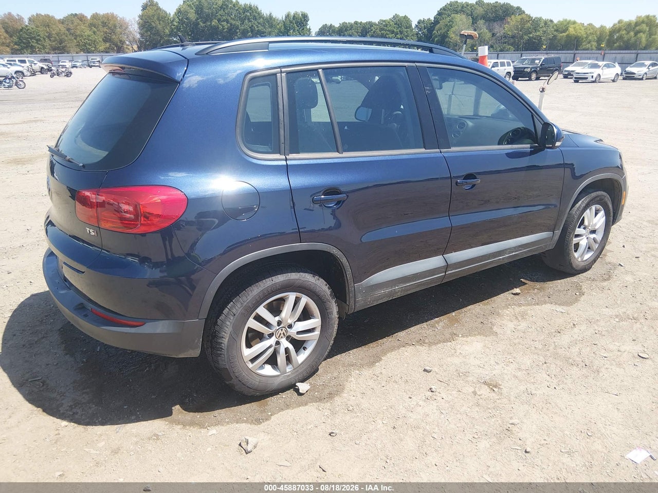 2016 VOLKSWAGEN TIGUAN S · 4/11