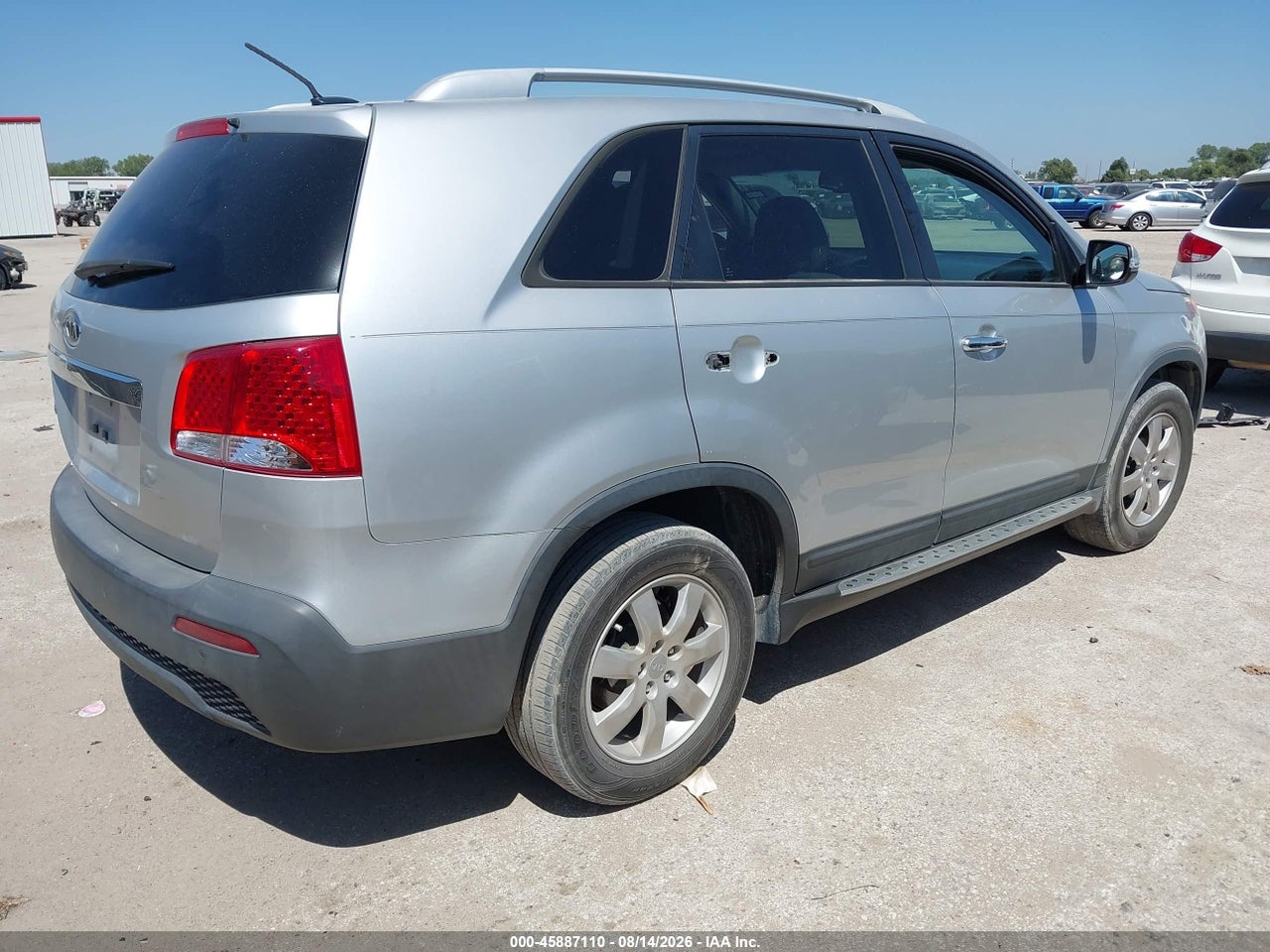 2013 KIA SORENTO LX · 4/11