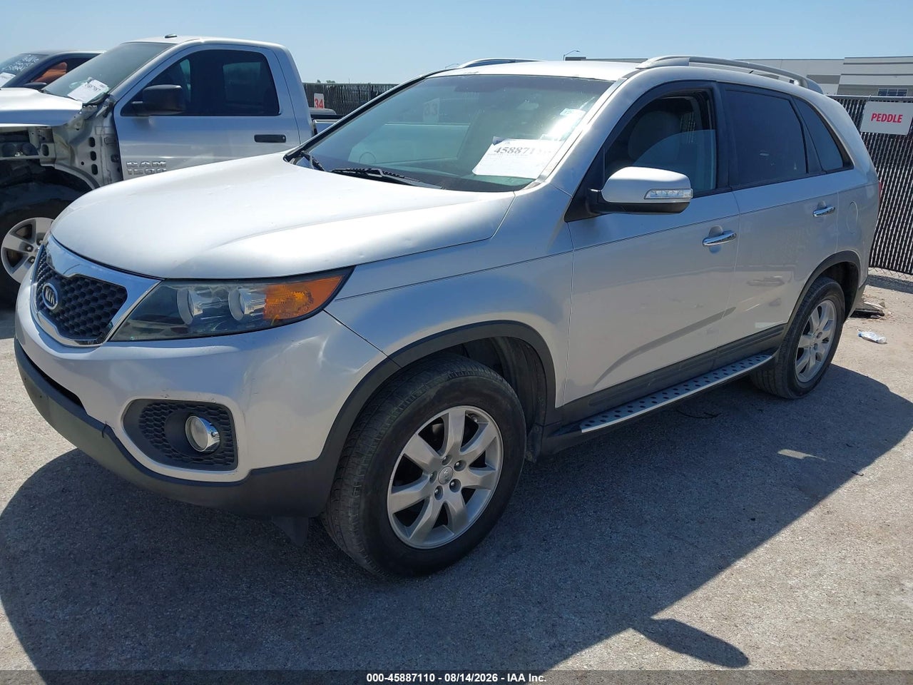 2013 KIA SORENTO LX · 2/11