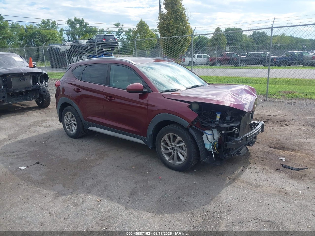 KM8J33A44HU****** · 2017 HYUNDAI TUCSON SE